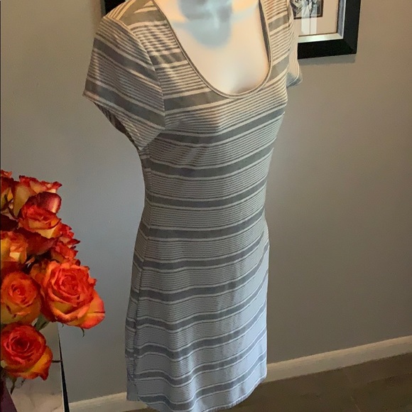 Body con t-shirt dress - Picture 2 of 8